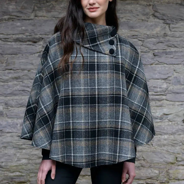 Irischer Wollponcho – zeitloser Klassiker mit besonderem Charme