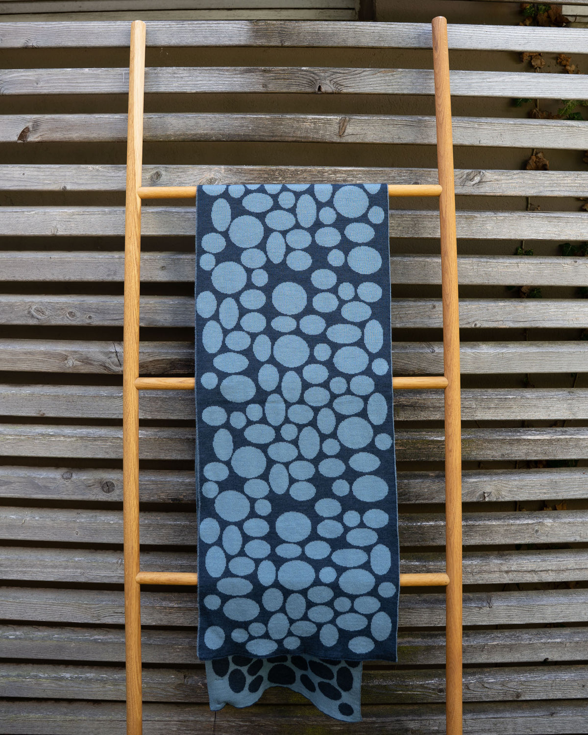 McKernan Schal Pebbles