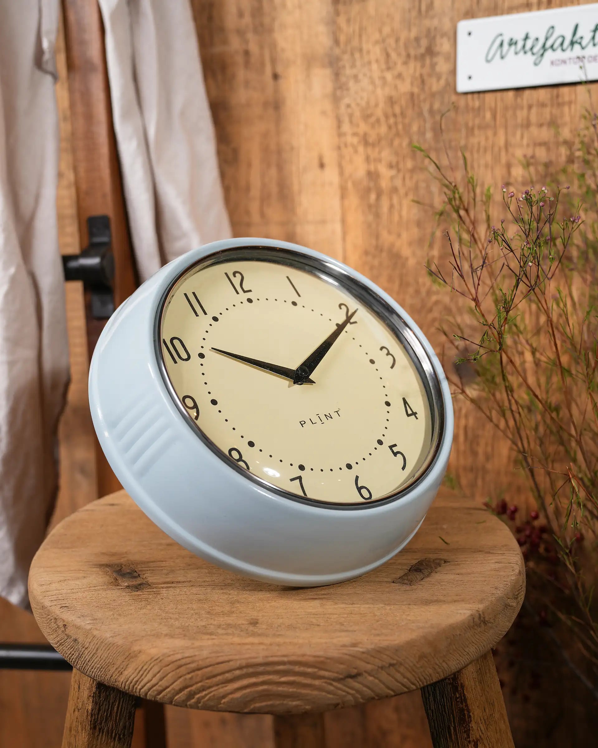 Plint Retro Wanduhr