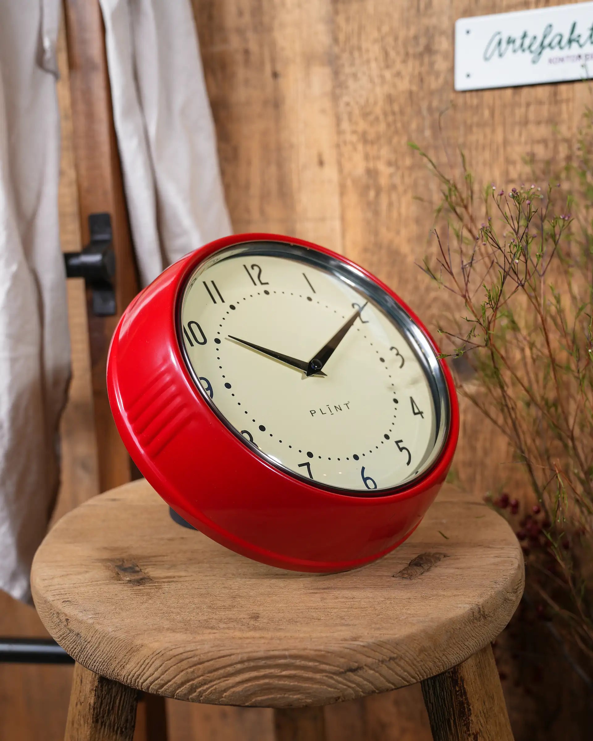 Plint Retro Wanduhr