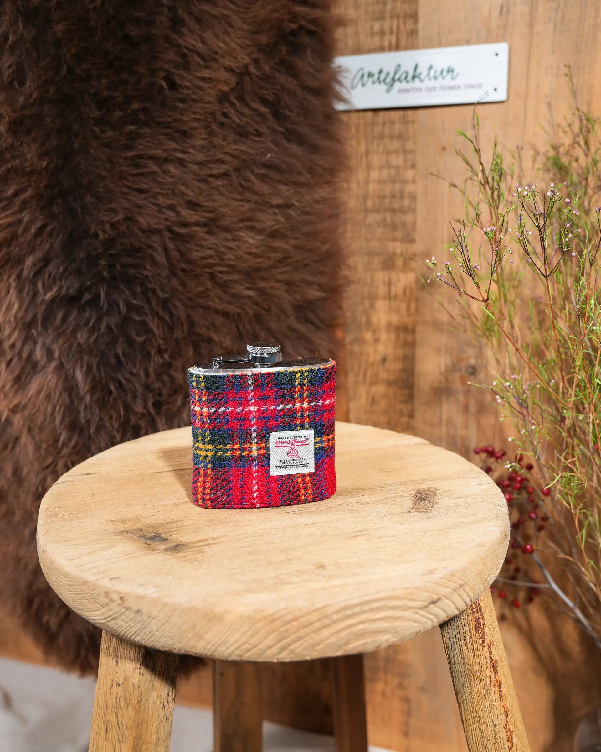 Flachmann bezogen mit  echtem Harris Tweed