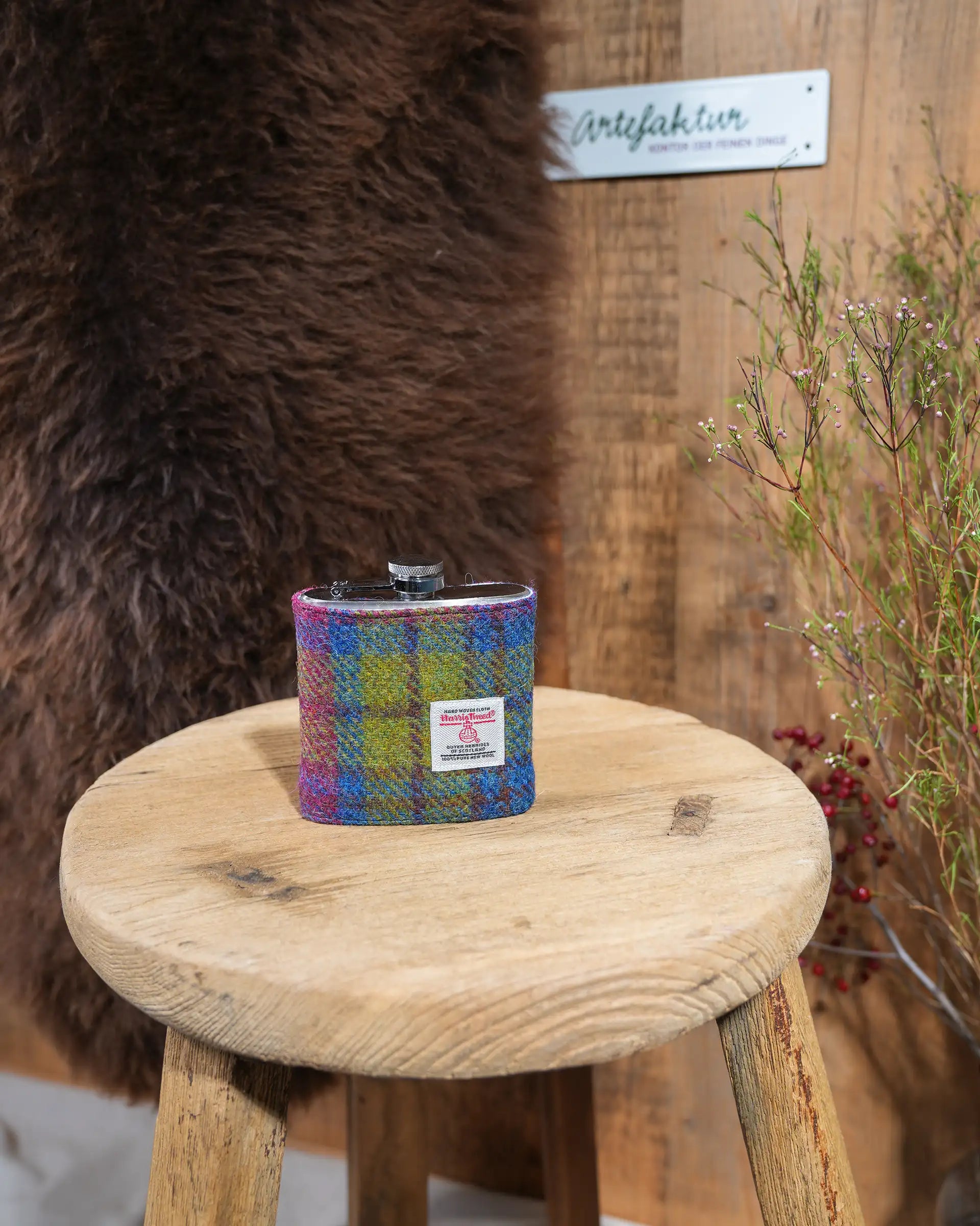 Flachmann bezogen mit  echtem Harris Tweed