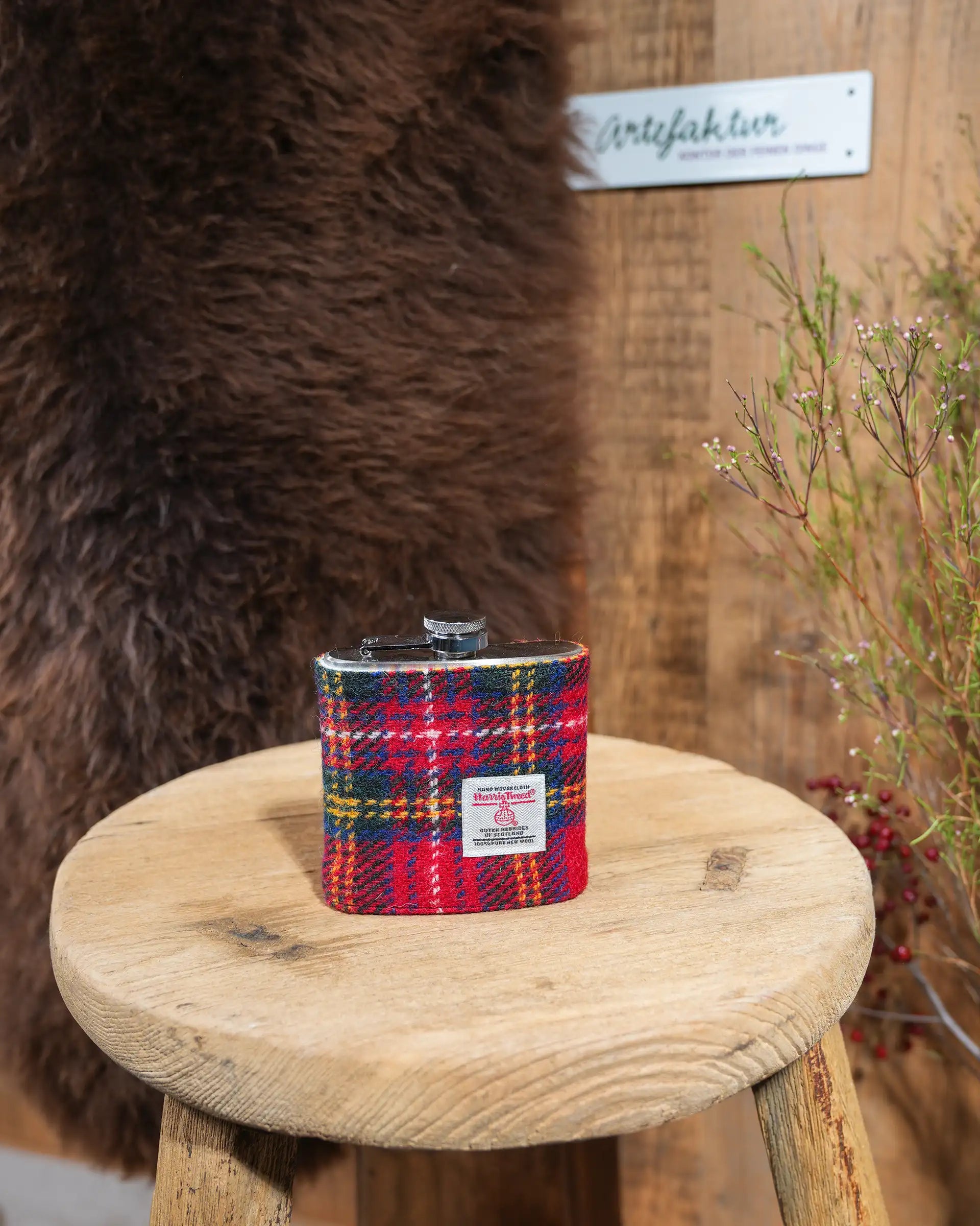 Flachmann bezogen mit  echtem Harris Tweed