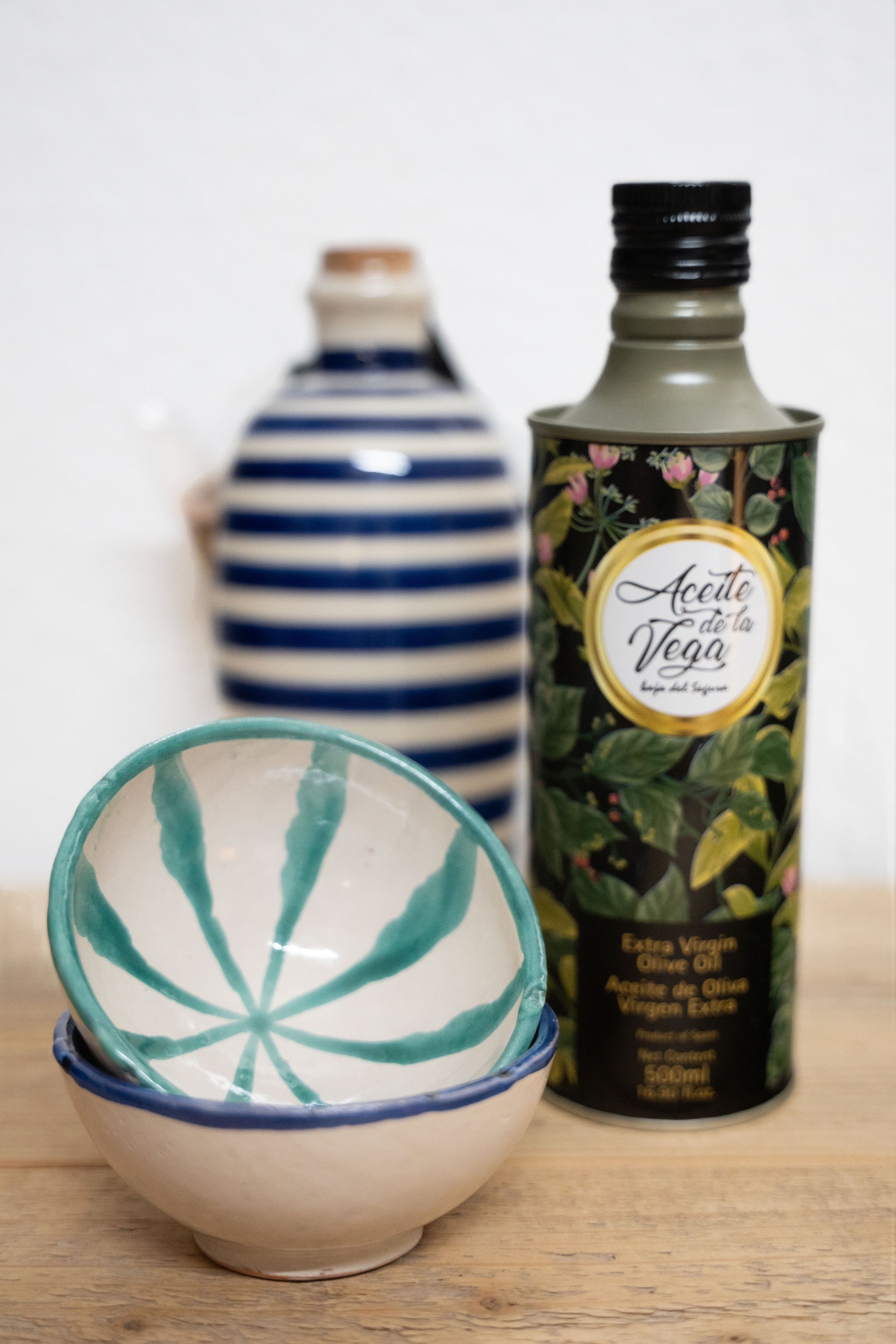 Geschenk-Set aus Olivenöl und Keramik