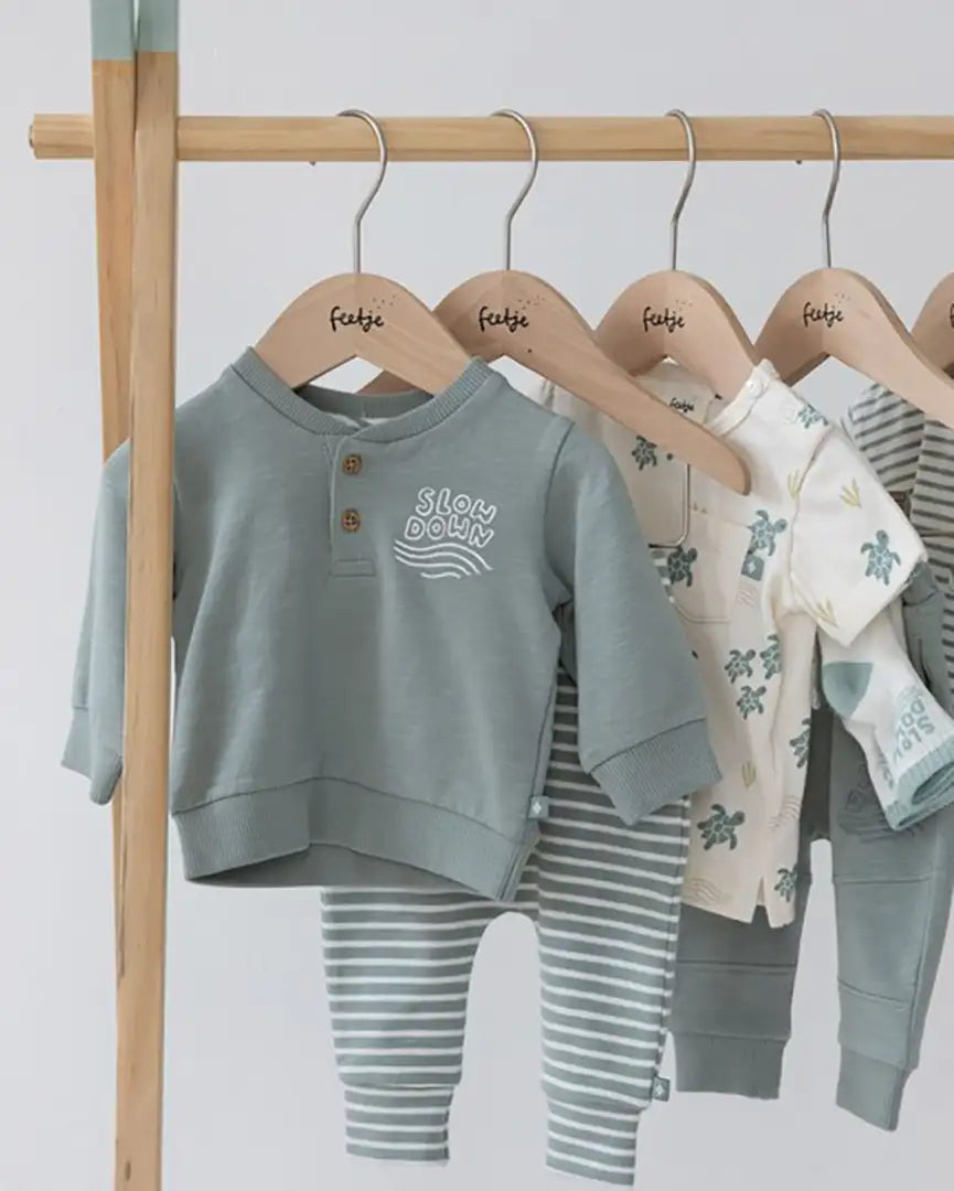 Sweater - Turtelly cool